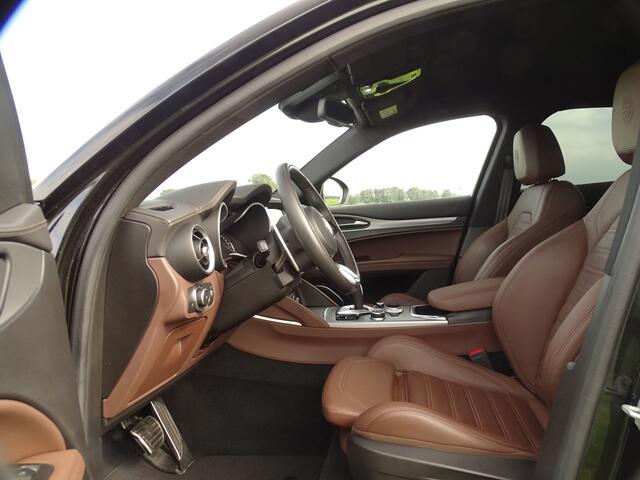 Alfa Romeo Stelvio 2.0 T AWD Veloce | BTW | Carplay | Trkhk | Lerendash | Flippers | Camera