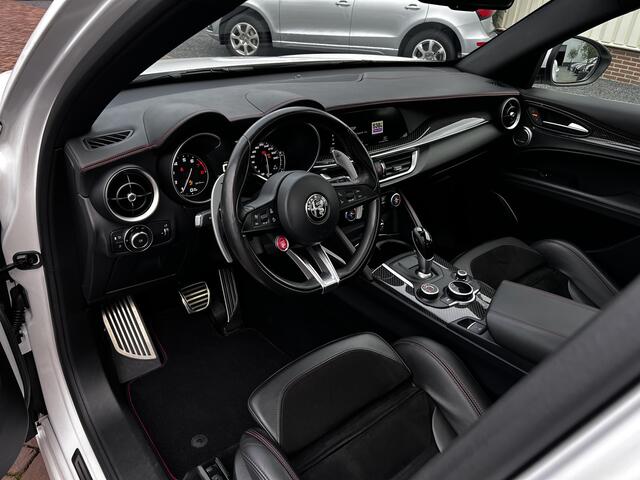Alfa Romeo Stelvio 2.9 V6 AWD Quadrifoglio | 600PK | Nieuwe motor! | Carplay | Uniek netjes!