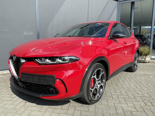 Alfa Romeo Tonale 1.5 Hybrid 160PK VGT TCT7 Veloce Automaat - Climate control - Cruise control -Park. sensoren V+A - Navi full map - A-uitrijcamera - LMV 19"- V.Stoelen verwarmb. - Stuurflippers - Digitaal instrumentenpaneel - Matrix verlicht