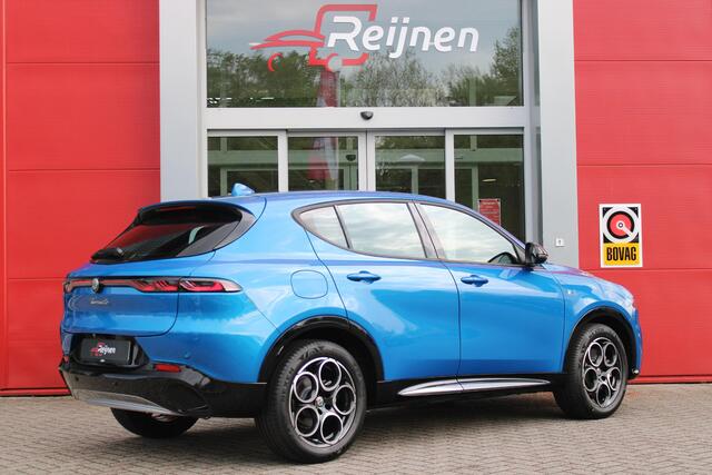 Alfa Romeo Tonale 1.5T 160PK AUTOMAAT Hybrid Ti | NIEUWE AUTO! | ELEKTRISCH BEDIENBARE VOORSTOELEN MET GEHEUGENFUNCTIE | HARMAN EN KARDON AUDIO | FULL LED KOPLAMPEN | 18" LICHTMETALEN VELGEN | CLIMATE CONTROL | NAVIGATIE | DRAADLOZE APPLE CARPLAY/ANDROID AUTO | ADAPTIVE CR