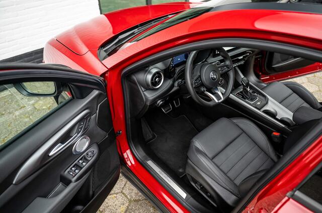 Alfa Romeo Tonale 1.3T 280pk PHEV Edizione Speciale Pano H/K Leder