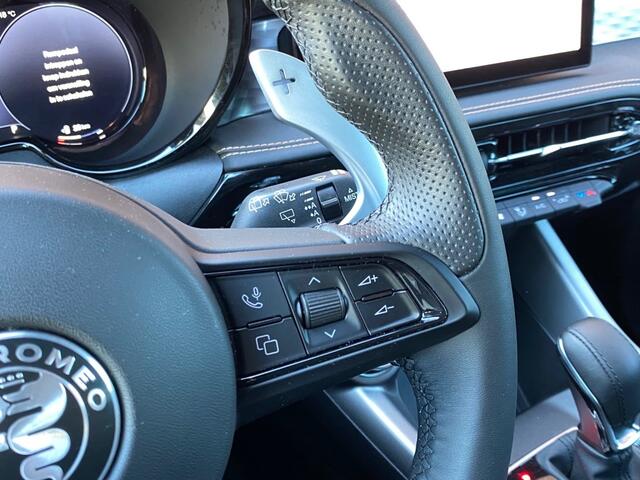 Alfa Romeo Tonale 1.3T PHEV VELOCE NAV ADAPT-CRUISE STOELVW CAMERA LEER LMV CARPLAY