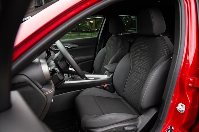 Alfa Romeo Tonale 1.3T PHEV Sprint , Adap. cruise, Camera,