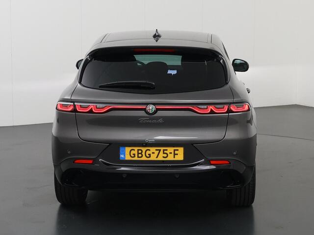 Alfa Romeo Tonale 1.5T Hybrid Veloce | Leder | 360 Graden Camera | Stoel/Stuurwielverwarming | Keyless |