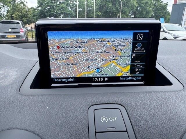 Audi A1 1.0 TFSI Adrenalin S-line en Navi. 17 inch. velgen