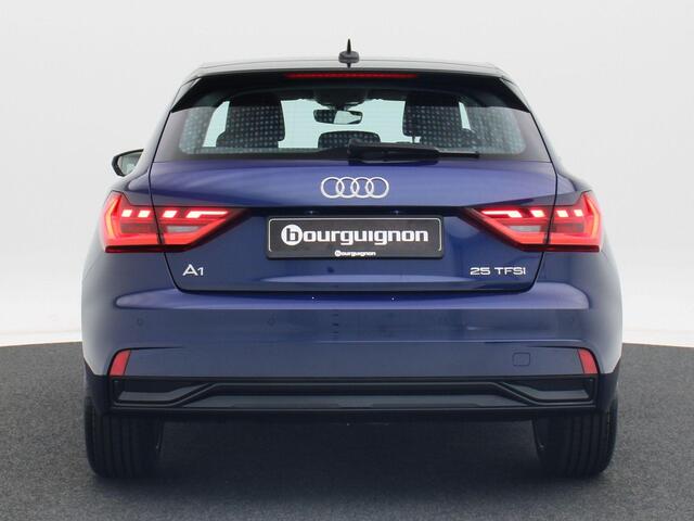 Audi A1 25 TFSI S edition | Contrast dak | 17 inch velgen | parkeerhulp plus |