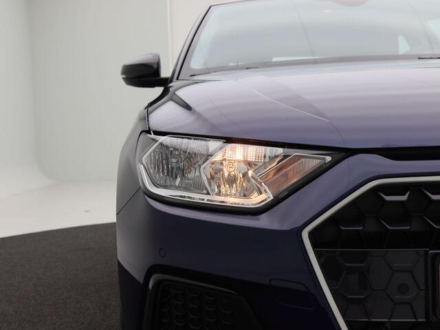 Audi A1 25 TFSI S edition | Contrast dak | 17 inch velgen | parkeerhulp plus |