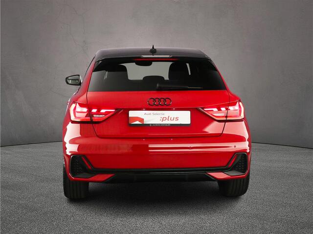 Audi A1 Sportback 35 TFSI S edition | SonoS | Onderstel regeling | Full-led | Optiek zwart | Ambient light | Carplay | S-Line | 18 inch | Dodehoek