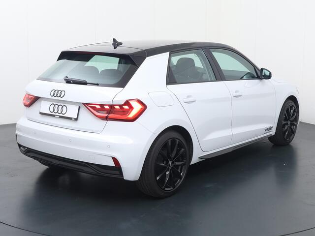 Audi A1 Sportback Advanced edition 25 TFSI 70 kW / 95 pk 5 Audi Virtual cockpit | Cruise control | LED achterlichten | Optiekpakket zwart | Parkeersensoren achter | 17'' LMV | Apple Carplay/Android Auto | Sportstuur plus