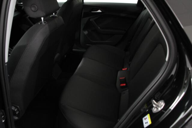 Audi A1 Sportback 30 TFSI 115pk Automaat (Navigatie/Blue tooth/Cruise control/LMV/PDC)