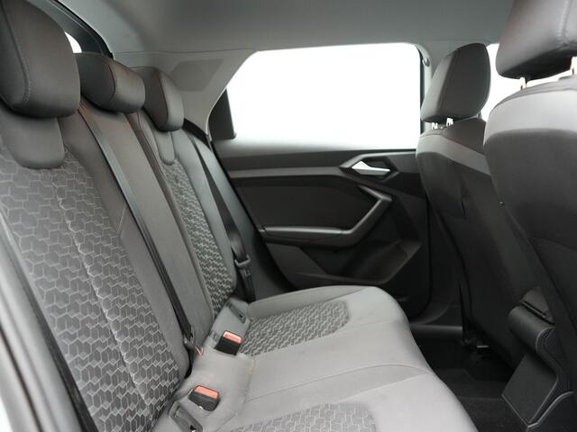 Audi A1 Sportback 30 TFSI S Line 111pk Dealer O.H. | LED | Apple Carplay | Keyless | Stoelverwarming | Navigatie | Virtual Cockpit | DAB |