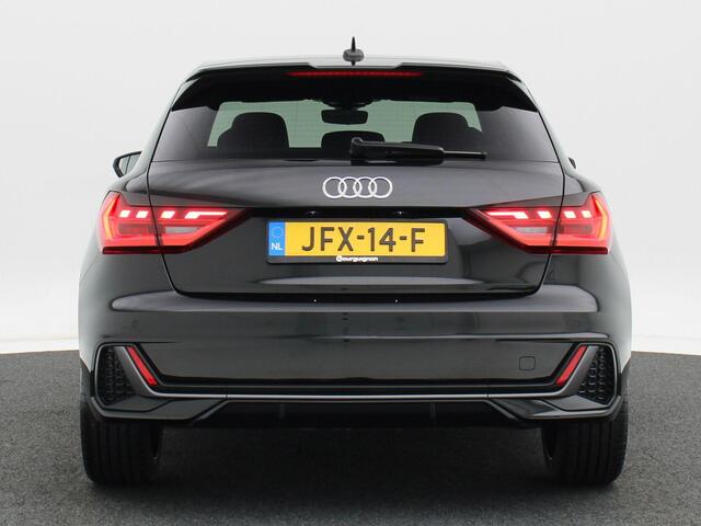 Audi A1 Sportback 25 TFSi Automaat S edition | Adaptive Cruise | Carplay | Navigatiesysteem | Parkeersensoren | Stoel Verwarming | LED | 18 Inch | 11.443 Km!!