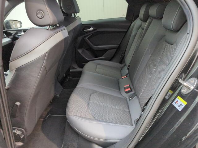 Audi A1 Sportback 30 TFSI Advanced epic S-Line / Navigatie / Parkeerhulp achter / 17'' / Sportstoelen / Getint glas / Cruise Control