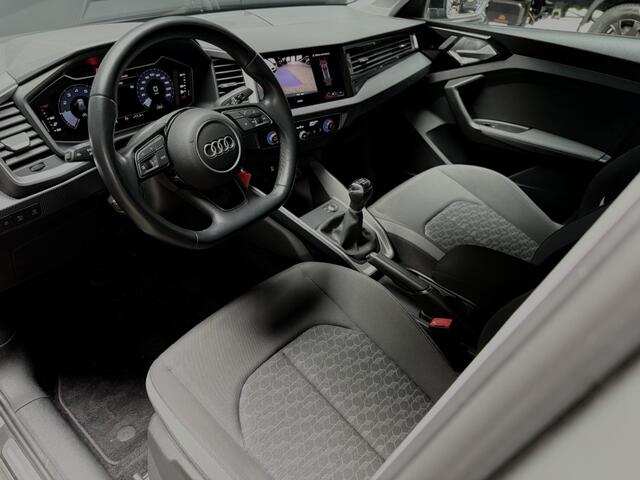 Audi A1 Sportback 30 TFSI 110pk S-line chronos grijs/zwart dak/carplay