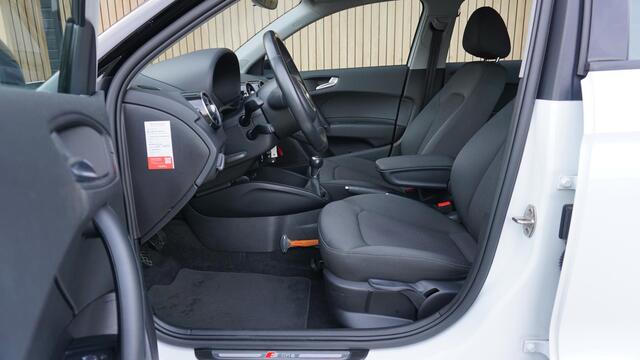 Audi A1 Sportback 1.0 TFSI 95pk 5Drs Adrenalin S-Line 17inch LM Navi Airco Elek.pakket *Gletsjerwit Metallic* NL auto! 83316km!