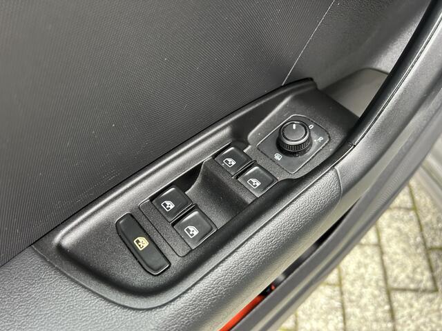 Audi A1 30 TFSI S Line Bomvol! NIEUWSTAAT! ?