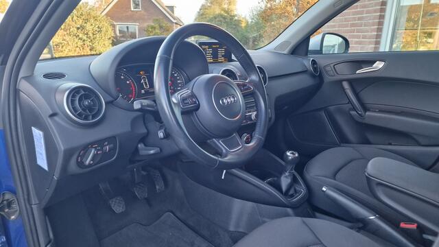 Audi A1 1.0 TFSI Sport line S-Line Edition, Stoelverwarming