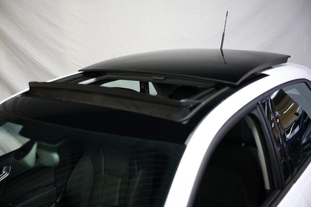 Audi A1 Sportback 1.4 TFSI S line Sport PANO NAVI BLUET STOELVW PDC ECC '18