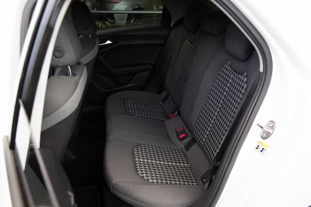 Audi A1 Sportback 40 TFSI S Line edition one 200pk Adap. cruise, Carplay, Stoelverwarming,