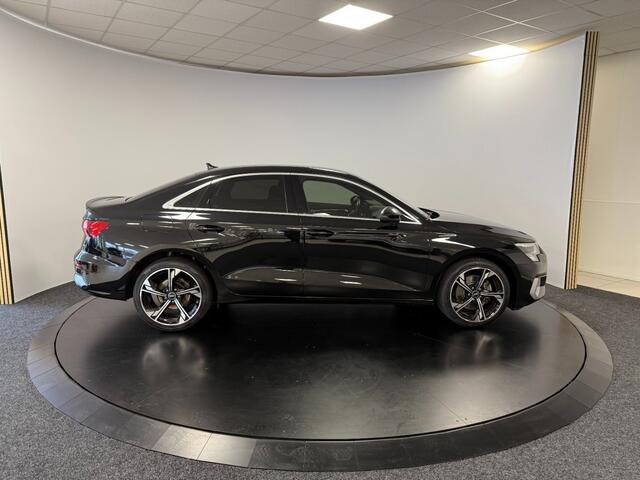 Audi A3 30 TFSI ambient light S-tronic Carplay Lane assist