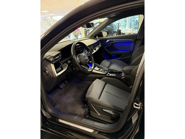 Audi A3 30 TFSI ambient light S-tronic Carplay Lane assist