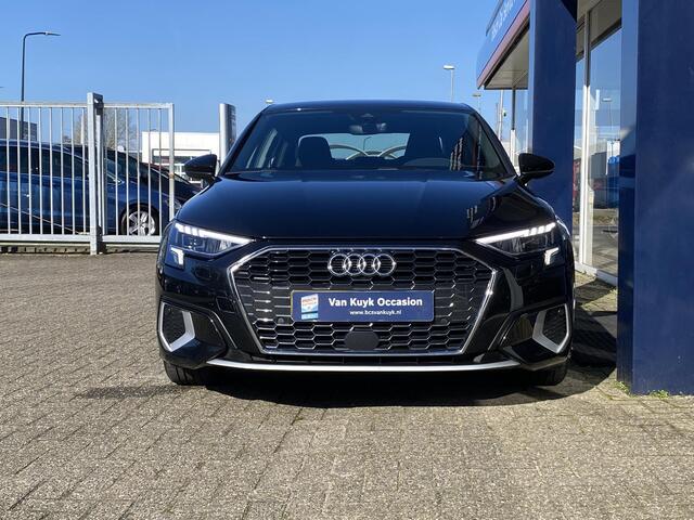 Audi A3 Limousine 30 TFSI Business edition / Automaat / NL-Auto / 1e-Eigenaar / Apple-Carplay & Android-Auto / Adaptieve Cruise-Control / Climate-Control / Draadloze-Telefoonlader / DAB Radio-Bluetooth / Navi / Flippers / LED verlichting / PDC V+A / 17'' LMV / EN