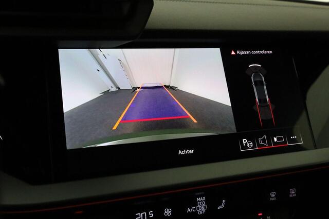 Audi A3 Limousine S Edition 30 TFSI 116 pk | Optiekpakket zwart plus | Privacy Glas | Apple Carplay / Android Auto