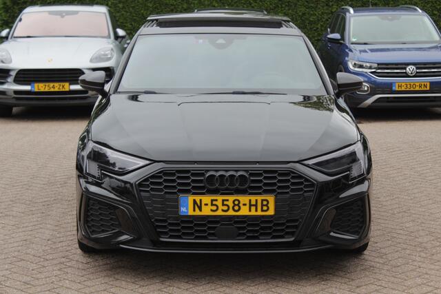 Audi A3 Limousine 30 TFSI S edition / Panoramadak / Camera / Head-up / Luxe Leder / B&O / Carbon spoiler / Dodehoek / Navigatie / ACC / DAB