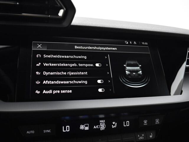 Audi A3 Limousine Advanced edition 30 TFSI 116 pk Limousine - Sonos - Achteruitrijcamera - Stoelverwarming