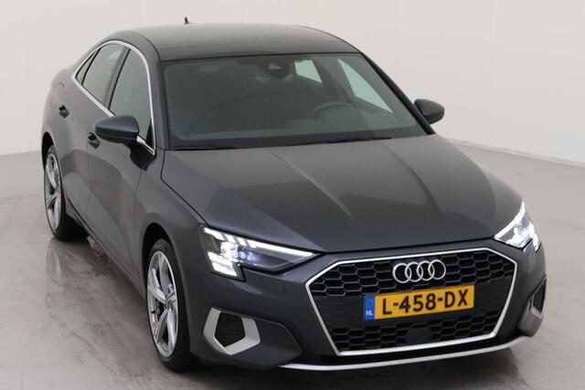 Audi A3 Limousine 35 TFSI edition one 150 PK !!/ / AUT/ Metallic/ Manhattangrijs/ Digitale cockpit/ / Camera/ S line Int. + Ext./ / Led/ Panoramadak/ Parkeersensoren/ 18 lmv