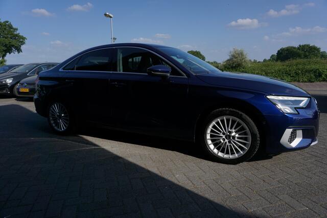 Audi A3 Limousine 35 TFSI 150PK ORIGINEEL NEDERLANDS BUSINESS EDITION MATRIXX LED DIGITALE COCKPIT ANDROID-APPLECARPLAY NAVI SPORTSTOELEN 17INCH CLIMA CRUISE PDC V+A+ASSIST BLUETOOTH ENZ...