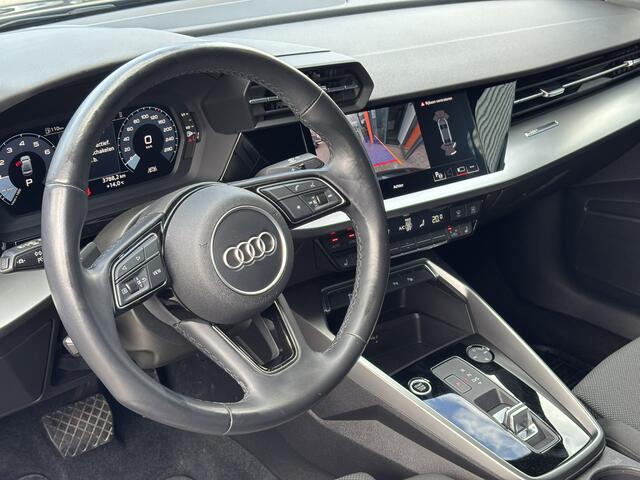 Audi A3 Limousine 35 TFSI edition one / Apple Carplay/ Android Auto / BTW / Digital Cockpit / Keyless / Camera / Stoelverwarming /