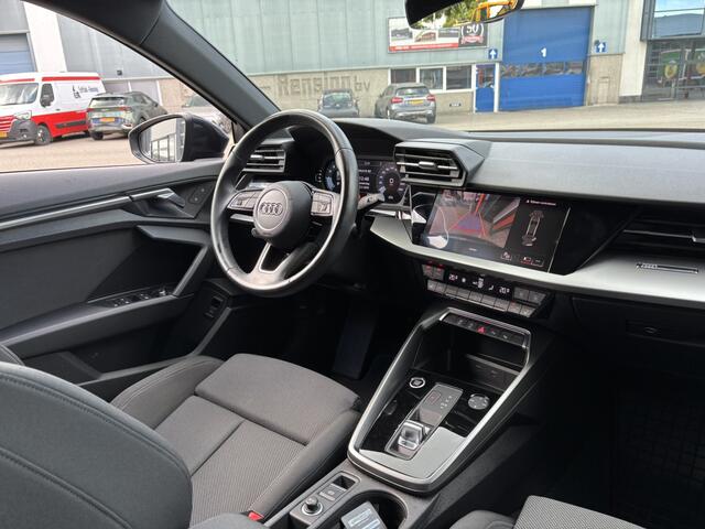 Audi A3 Limousine 35 TFSI edition one / Apple Carplay/ Android Auto / BTW / Digital Cockpit / Keyless / Camera / Stoelverwarming /