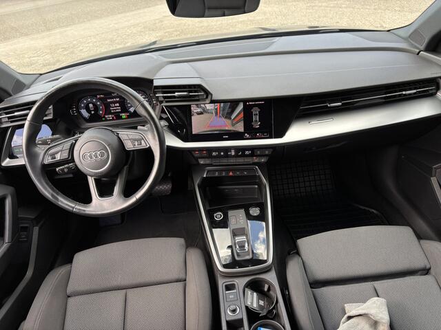 Audi A3 Limousine 35 TFSI edition one / Apple Carplay/ Android Auto / BTW / Digital Cockpit / Keyless / Camera / Stoelverwarming /
