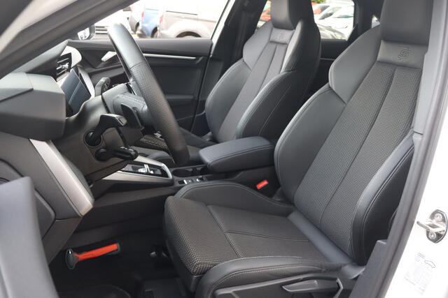 Audi A3 Limousine 30 TFSI S edition NL-Auto!! Apple Car-play I Led verlichting