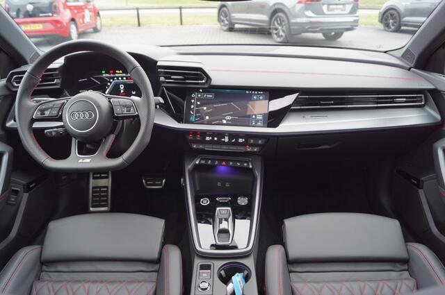 Audi A3 Limousine 1.5 TFSI S-line 150pk Facelift/Leer ruitmotief/ Panodak/Sonos/Head-up/LED