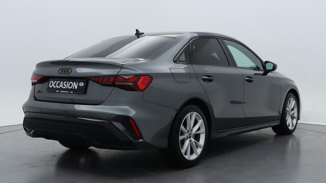 Audi A3 Limousine 30 TFSI S edition | PDC V+A | Camera | Zwart optiek | Audi Sound | Privacy glas |