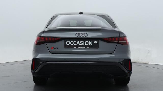 Audi A3 Limousine 30 TFSI S edition | PDC V+A | Camera | Zwart optiek | Audi Sound | Privacy glas |
