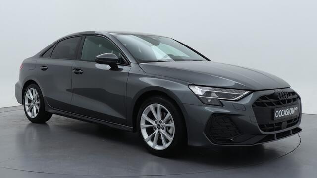 Audi A3 Limousine 30 TFSI S edition | PDC V+A | Camera | Zwart optiek | Audi Sound | Privacy glas |