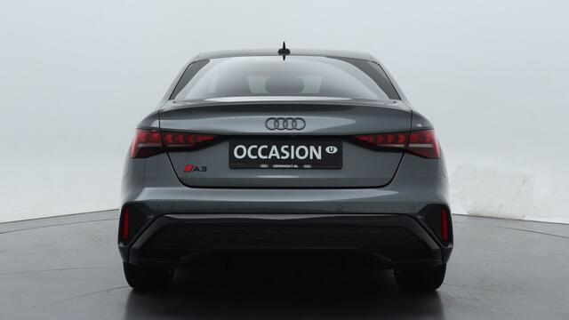 Audi A3 Limousine 30 TFSI S edition | PDC V+A | Camera | Zwart optiek | Audi Sound | Privacy glas |