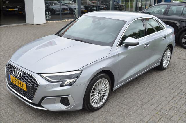 Audi A3 Limousine 35 TFSI Business edition Virtual Cockpit | Carplay | Sportstoelen | Navi | NL auto | LED koplampen