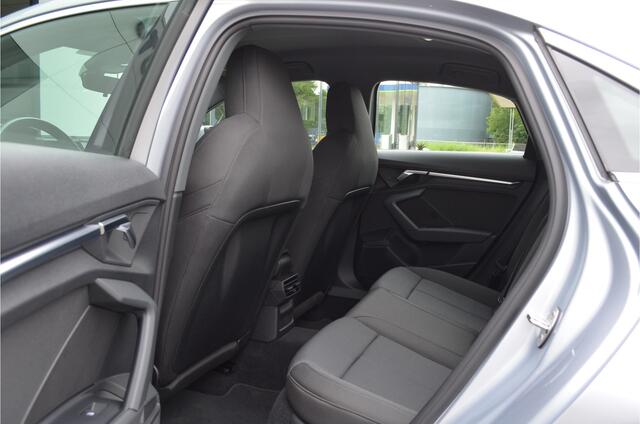 Audi A3 Limousine 35 TFSI Business edition Virtual Cockpit | Carplay | Sportstoelen | Navi | NL auto | LED koplampen