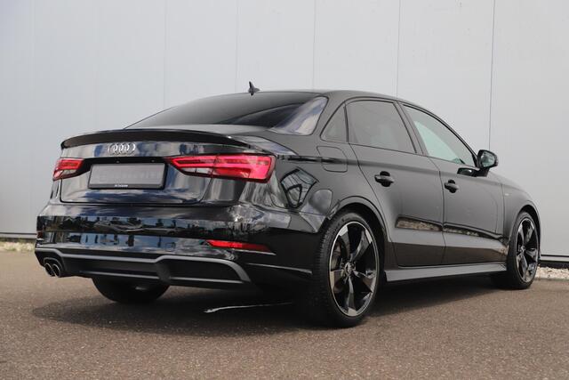 Audi A3 Limousine 35 TFSI CoD S Line Sport 150PK Automaat Black optic Virtual Cockpit 18 inch Navigatie Clima Cruise Stoelverwarming PDC Carplay Android Bluetooth Full LED All-Season Banden