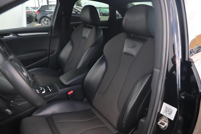 Audi A3 Limousine 35 TFSI CoD S Line Sport 150PK Automaat Black optic Virtual Cockpit 18 inch Navigatie Clima Cruise Stoelverwarming PDC Carplay Android Bluetooth Full LED All-Season Banden
