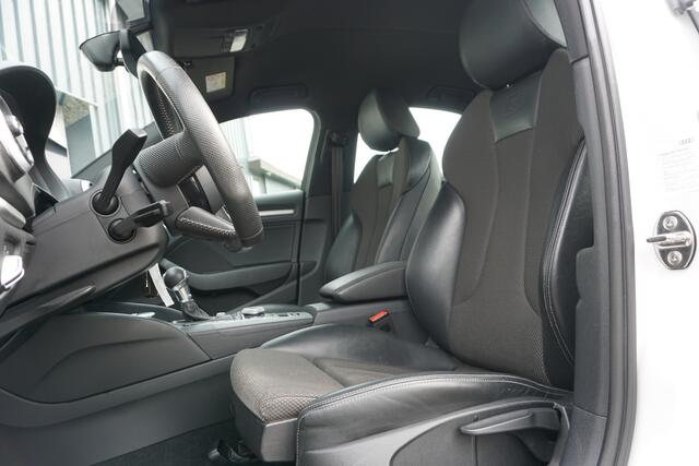 Audi A3 Limousine 30 TFSI Sport S Line | VIRTUAL COCKPIT | CARPLAY | HALF LEDER |