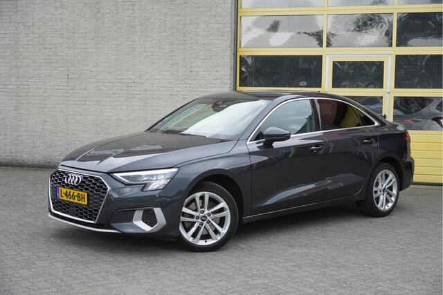 Audi A3 Limousine 35 TFSI 150PK! Automaat Business Edition BJ2021 Lmv 17" | Led | Pdc | Navi | Dynamische knipperlichten | Achteruitrijcamera | App-Connect | Virtual cockpit | Climate control | Cruise control | Sportstoelen | Verwarmde voorstoelen | Extra getint 