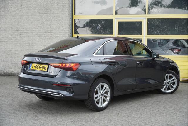Audi A3 Limousine 35 TFSI 150PK! Automaat Business Edition BJ2021 Lmv 17" | Led | Pdc | Navi | Dynamische knipperlichten | Achteruitrijcamera | App-Connect | Virtual cockpit | Climate control | Cruise control | Sportstoelen | Verwarmde voorstoelen | Extra getint 