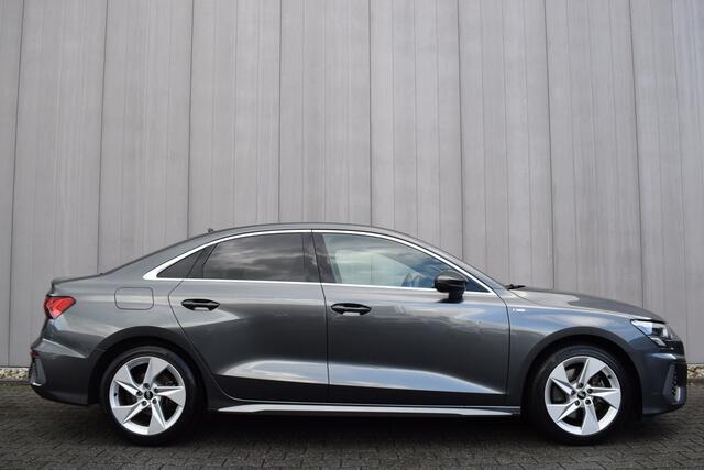 Audi A3 Limousine 35 TFSi Automaat S-Line LED | Carplay | Zwart Leder | 2x S-Line | B&O | Keyless | Sportstoelen