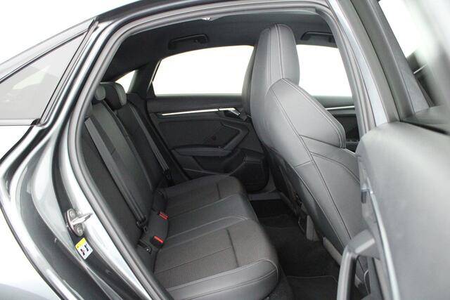 Audi A3 Limousine 35 TFSI 150pk S-Tronic 2x S-Line Stoelverwarming Privacyglass Virtual Cockpit Navigatie