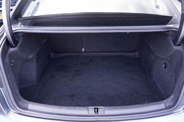 Audi A3 Limousine 30 TFSI Sport Lease Edition Navi Cruise Stoelverwarming NAP